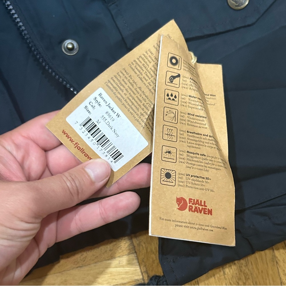 BNWT Fjall Raven jacket size medium - Picture 2 of 3